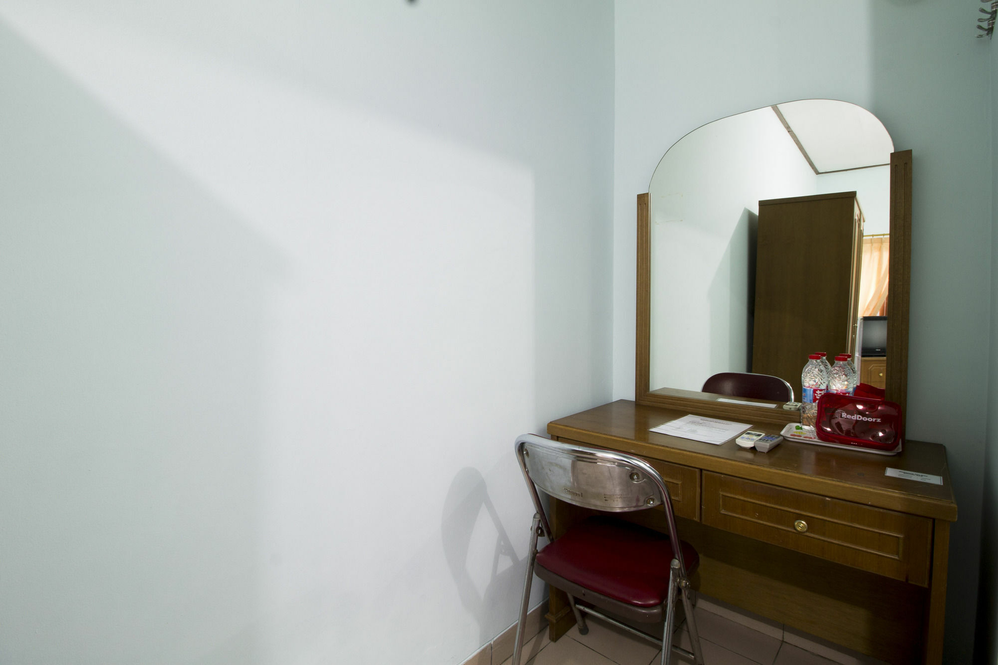 Reddoorz Plus @ Karet Pedurenan 3 Jakarta Exterior photo