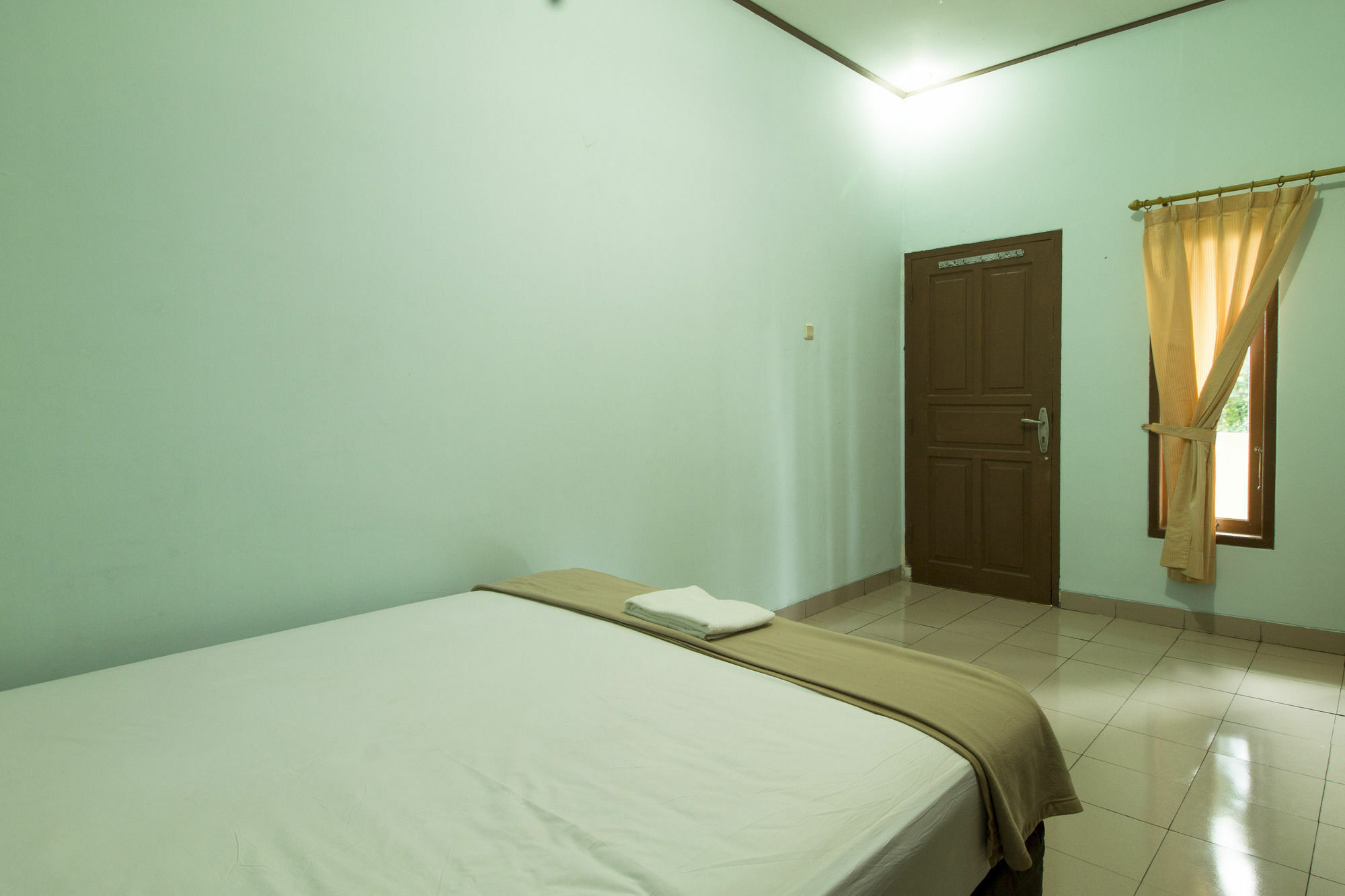 Reddoorz Plus @ Karet Pedurenan 3 Jakarta Exterior photo