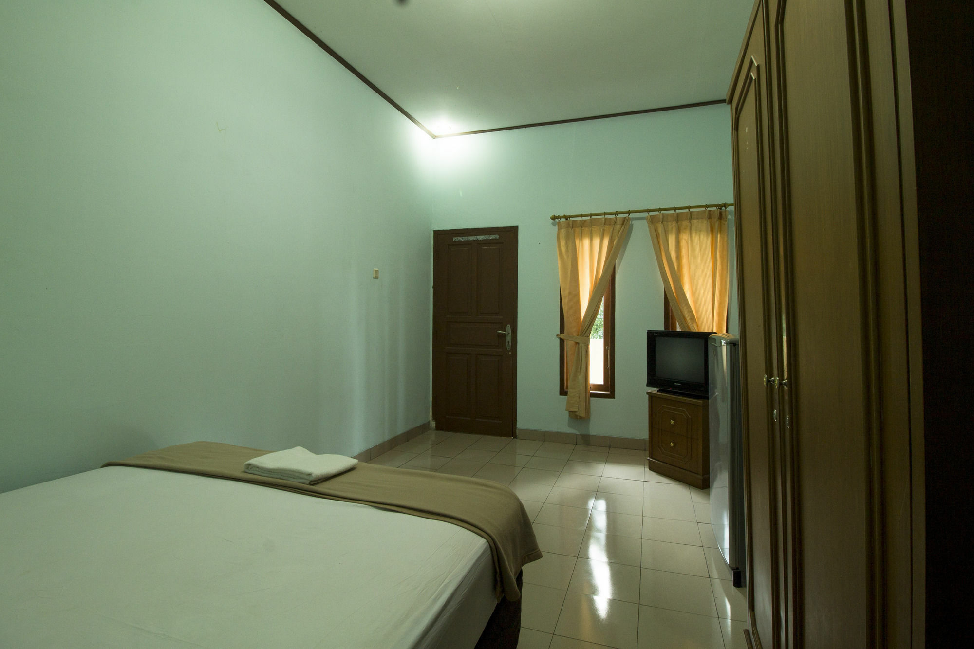 Reddoorz Plus @ Karet Pedurenan 3 Jakarta Exterior photo