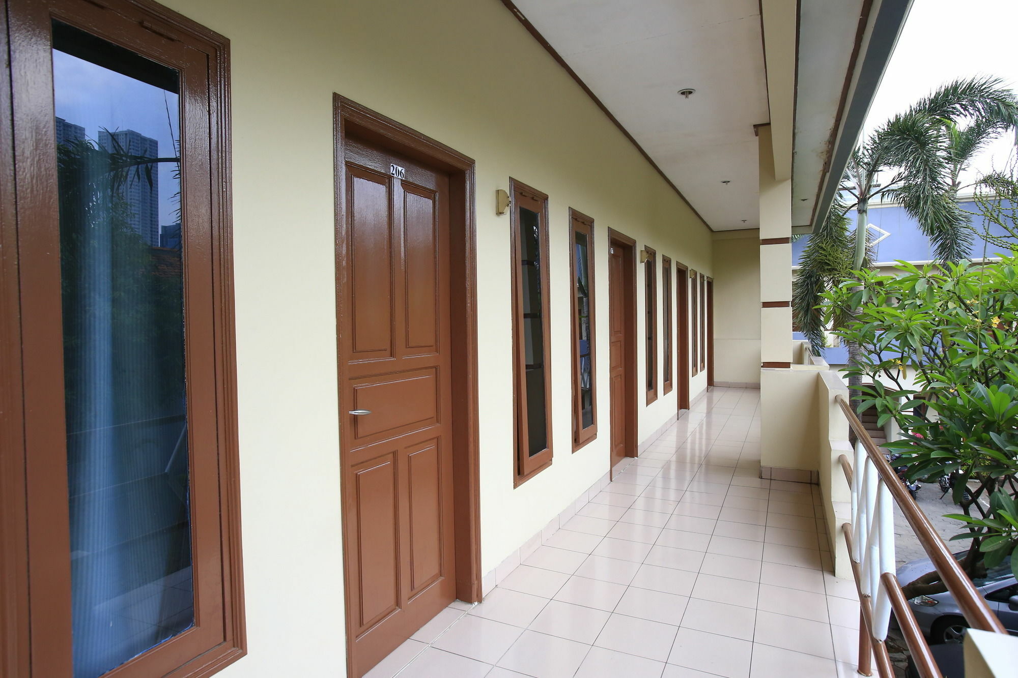 Reddoorz Plus @ Karet Pedurenan 3 Jakarta Exterior photo