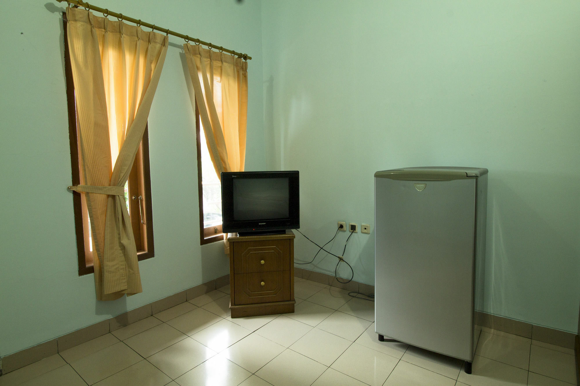 Reddoorz Plus @ Karet Pedurenan 3 Jakarta Exterior photo